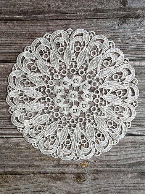 White Embroidery New Dining Table Placemat Coaster Lace Table Cloth Cup Holder Christmas Coaster Drink Placemat Kitchen